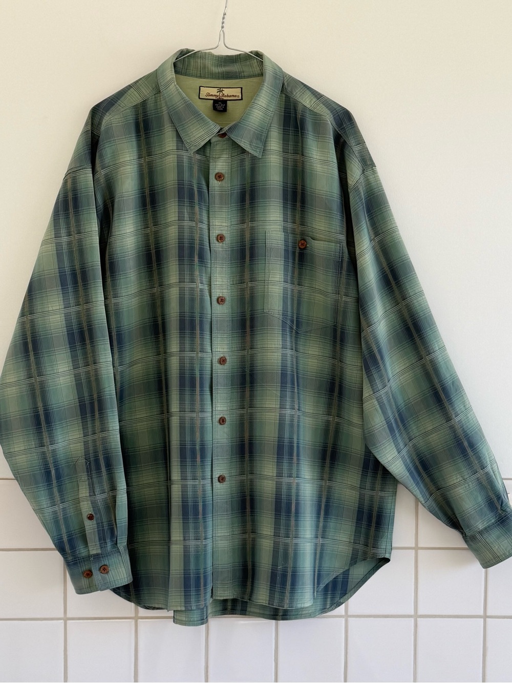 Tommy Bahama Sage Green& Denim Blue Plaid 1 pocket Button-Up Shirt  Xl Like New